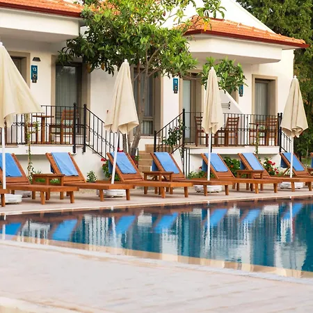 Feri Surf Club Hotel *