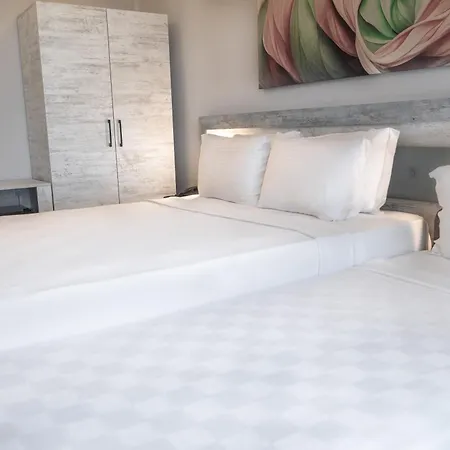 מלון Feri Surf Club דטקה