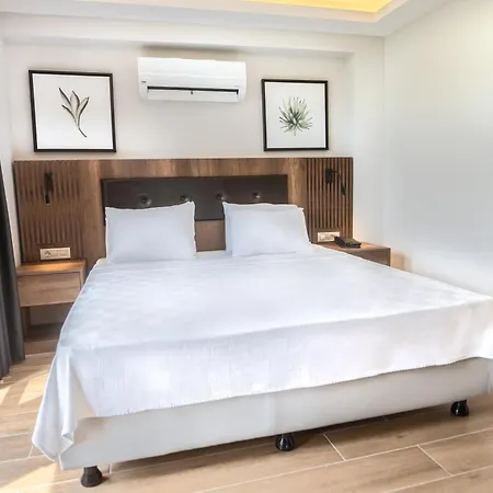 מלון Feri Surf Club *